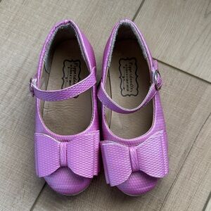 Pipperdoodles pink bow shoes size 31